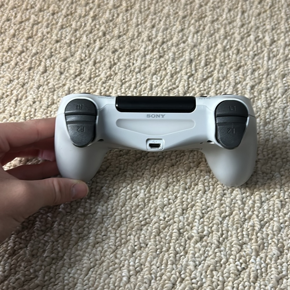 PS4 controller - Picture 3 of 4